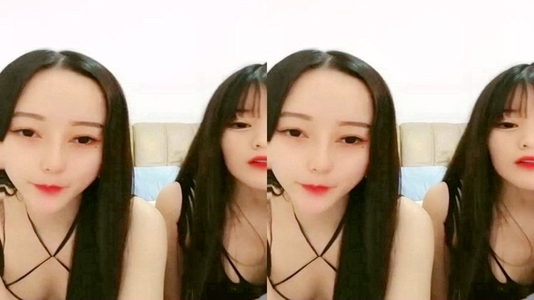 虎牙小热巴新人高颜值妹子双女道具互玩啪啪，情趣装网袜口交上位骑坐跳蛋震动棒互插