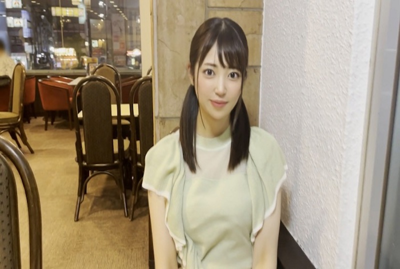 FC2-4674180 人气青春杂志创刊号封面及开篇写真集的超清纯模特儿素颜登场。令人震惊的第二轮中出素人性爱视频，紧急发布。 素人