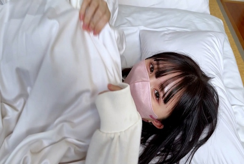 FC2-4678049 『日本引以为傲的 “2025 年偶像』一位 18 岁的超级美女，在没有套子的情况下3次中出！！ 首次拍摄的原创写实个人影片。 素人