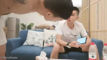 约了个裙子妹子3P啪啪，近距离拍摄两个一起玩弄，口交后入抽插猛操