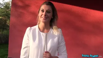 Sexy Teacher Fucking In A Car_Agnes White