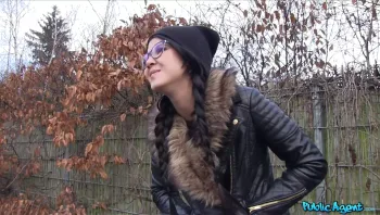 Emo Chick Has Sex In The Woods