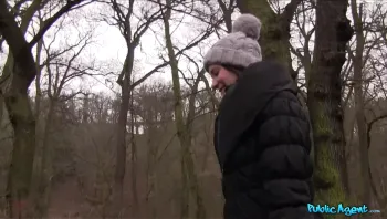 Pretty Babe Stuffs Her Pussy With Strangers Cock For Fun_Leony April