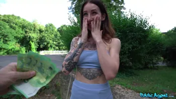 A Blowjob For A Free Tattoo_Esluna