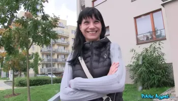 Brunette Milf Loves To Suck Cock_Vanessa Wow