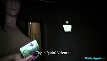 Stranger Fucks A Horny Beauty In An Public Park_Brenda Boop