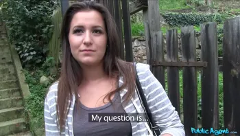 Bubble Butt Babe Fucked In A Car_Cindy Carson