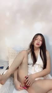 2025年12月最新，新人！顶级女神！卧槽！好漂亮~【小姨子】，极品御姐，性张力拉满，美乳粉穴，跳蛋玩出喷水