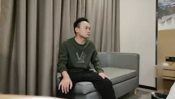 高端外围小姐姐修长美腿身材完美 沙发上各种姿势抽插爆草