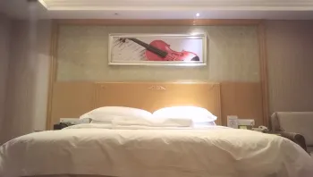 小宝寻花 短发大奶妹子酒店啪啪 摸逼上位骑坐抬腿侧入大力猛操