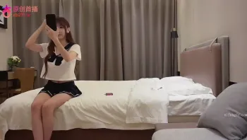 探花约操极品女大学生 美女换上JK制服被哥哥爆操