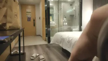 2000极品少妇网恋，风骚迷人，性感黑丝，白嫩翘臀，大声呻吟，真实美女