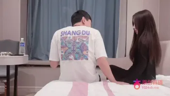 探花小飞哥 3000元约炮系列网红留学生下海兼职 高颜值丰满大奶