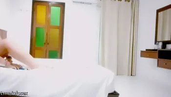 小书生探花 奶奶灰爆乳美女，细腰大长腿，埋头吸吮舔屌，主动骑乘位，后入爆插骚穴