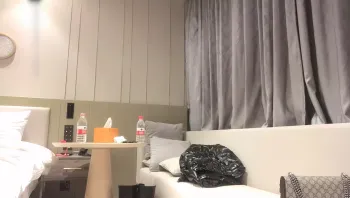 小宝寻花 约了个黑色外套性感大奶妹子啪啪 舔弄口交上位骑坐抱着大力猛操