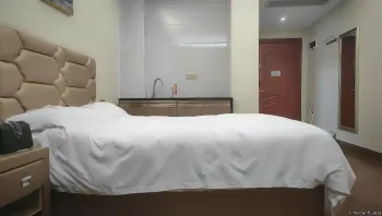 小马寻花 今晚车模兼职，3K一次，开放式厨房的疯狂大胆后入，婀娜多姿的胴体，补偿价66一票制