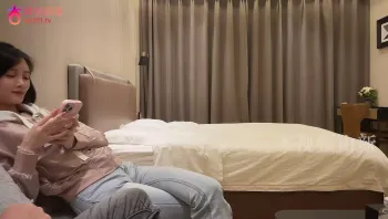 杏吧鸠摩智-约了个模特兼职外围，身材很美前凸后翘，粉嫩大胸