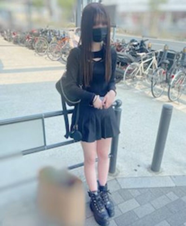 FC2精品无码PPV-2971567 めちゃくちゃ可愛い！！アイドル【トー横界隅のミ?マム】を奇跡的に初ハメ撮