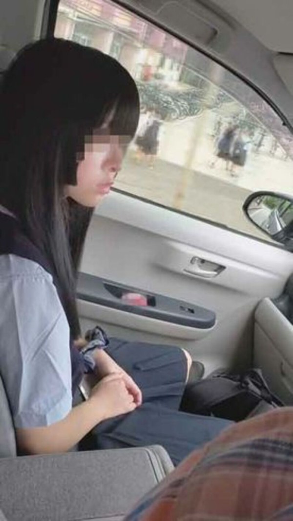 FC2精品无码PPV-2959512 府立普通科③長い黒髪の女の子。卒業後田舎を出る為、知らないおじさんに身体を売る2。-xj