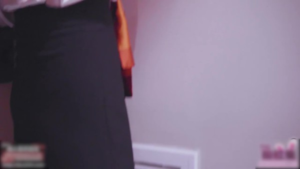 [粉红兔]秘书兔兔下班才是真正的工作，兔子的小屄屄就是为总裁当精盆用的哟-精品力荐-xj