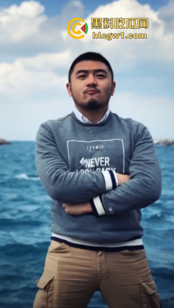 独家曝光！gay圈网红【萌熊小叔】被曝付费卖肛 张口就要666 大尺度聊天记录被扒