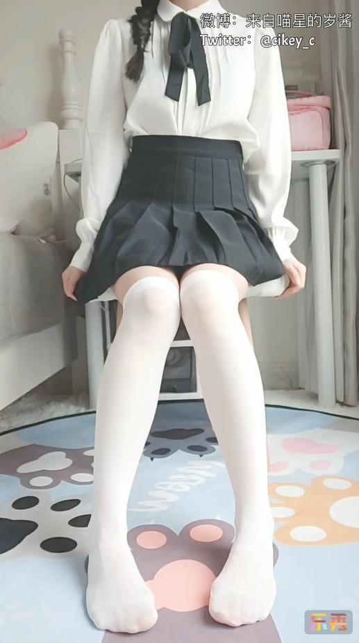 白筒袜＋短裙zw＋学生剧情!