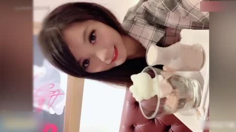 【网红爆料】网红[高雄小野猫]人瘦奶大私密视频