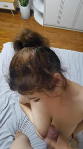 微胖牙医熟女阿姨，骚话很多，骚逼一个，最后射她身上