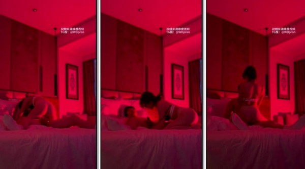 称小小志玲 高颜值外围嫩模『姜舒婷』粉色暧昧灯光下主动上位骑乘，外人眼中的女神私下就是一只欠操的骚母狗