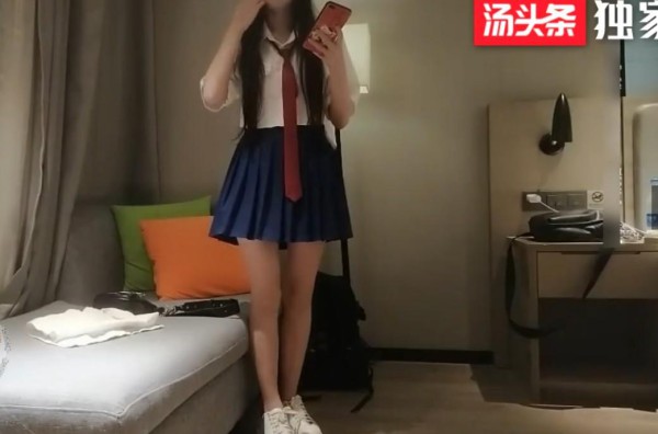 3 JK制服 红色领带 又是一个为了 买名牌的学生