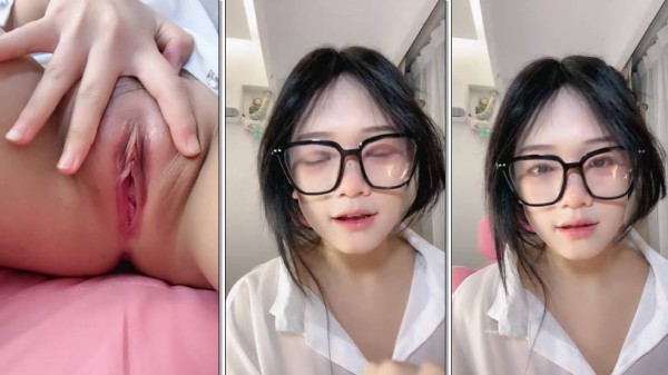 【e懒得喷】G奶女学生 极品身材 短毛嫩穴  闺蜜吧啦同筐 裸舞  跳蛋大鸡巴自慰 爽喷水 (1)