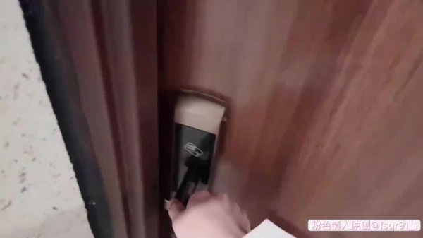 欢迎主人回家，女仆小粉在家等你好久了