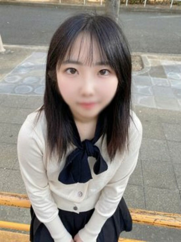 FC精品无码PPV_作品α初撮り純粋で素直な女の子まみちゃん